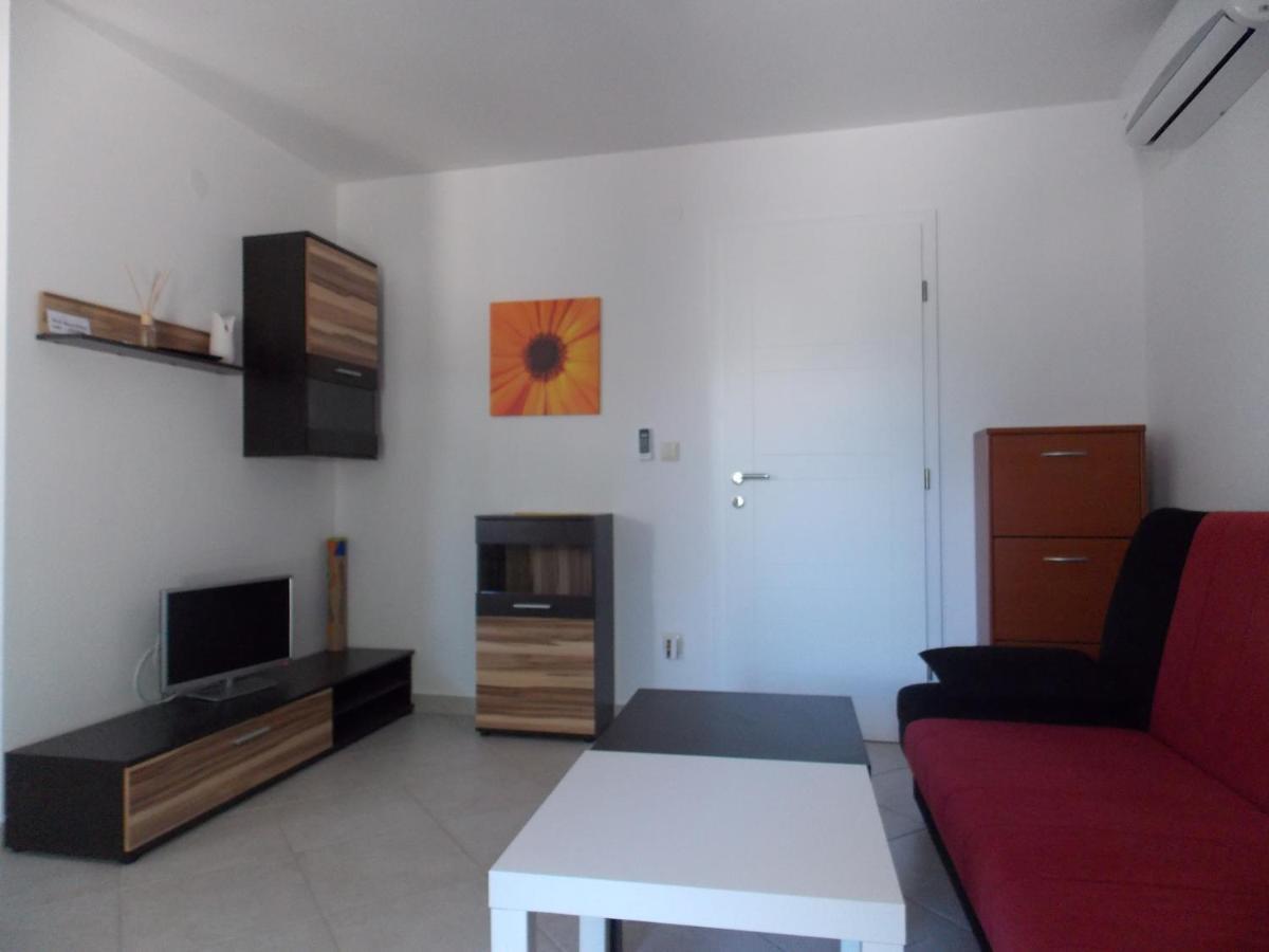 Apartments Fila Новалья Экстерьер фото